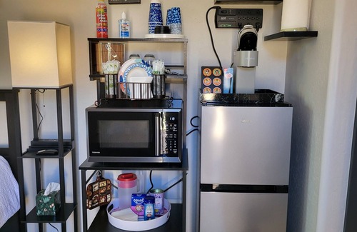 Palm Valley Apartment | Guesthouse/Casita Goodyear New Remodeled with WiFi