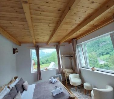 Shale House | Guesthouse Dritan Tethorja