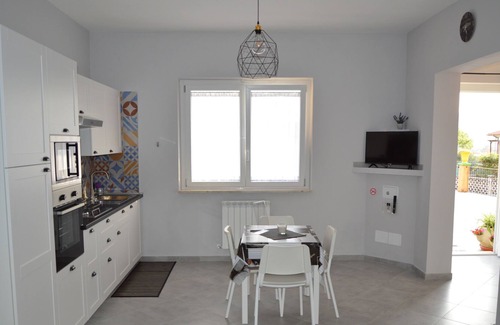 Santo Stefano di Magra House | Guesthouse Perfect Station