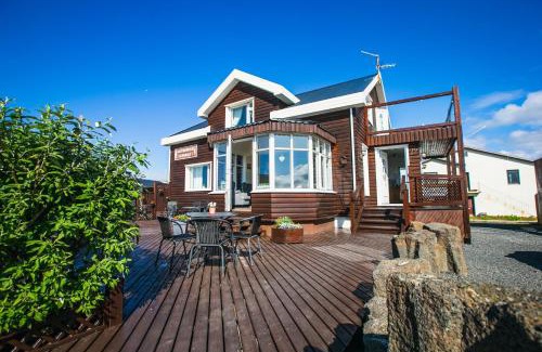 Thorshofn House | Guesthouse Lyngholt