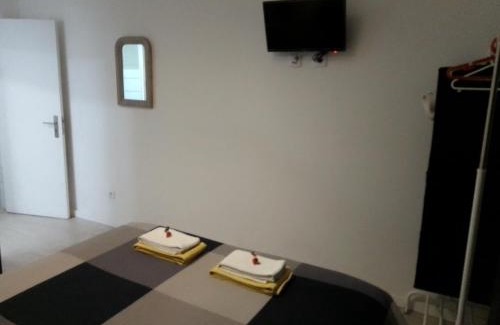 Corroios House | GuestHouse Marialva Park