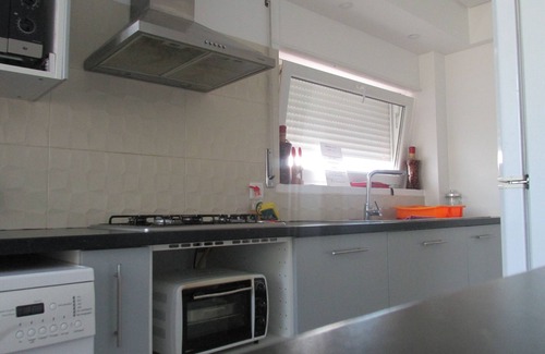 Corroios House | GuestHouse Marialva Park