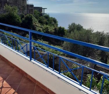 Piqeras House | Guesthouse Mili