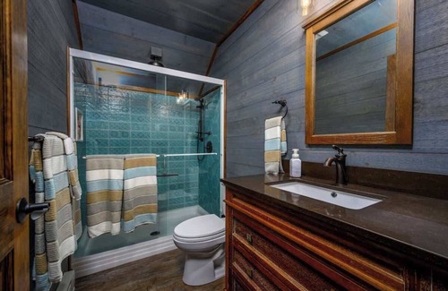 Windham House | Guesthouse Minutes from the Mountain!