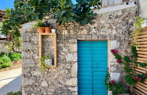 Himare House | Guesthouse near the Castle of Himare