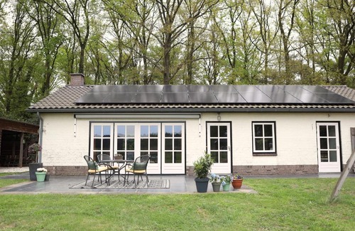 Knegsel Villa | Guesthouse Oeyenbos