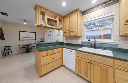 Austin House | Guesthouse on 5 acres in beautiful Hill Country