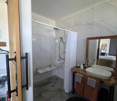 Twizel Apartment | Guesthouse on Ostler