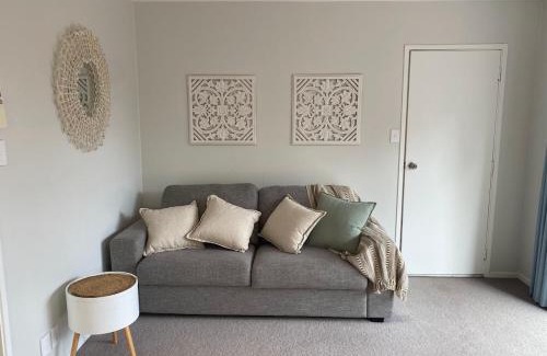 Whakamarama House | Guesthouse on Plummers Point