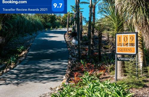Waiheke Island Apartment | Guesthouse On Queens