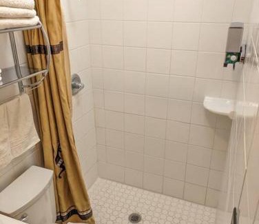 Campus Farm Apartment | Guesthouse w/private access and patio