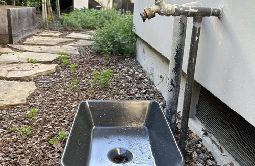Midtown House | Guesthouse with firepit near Stanford FB GOOG