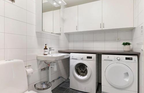 Pitea Apartment | Guestly Homes - 3BR Modern Apartment