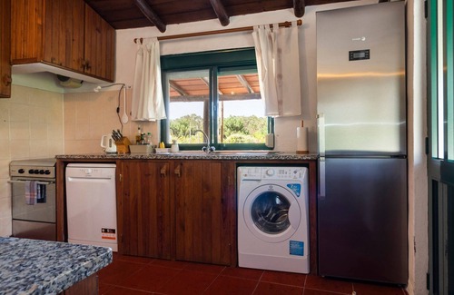 Carvalhal House | GuestReady - Carvalhal Residence near Pego Beach