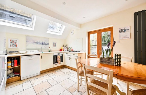 West Kensington House | GuestReady - Charming retreat in Hammersmith