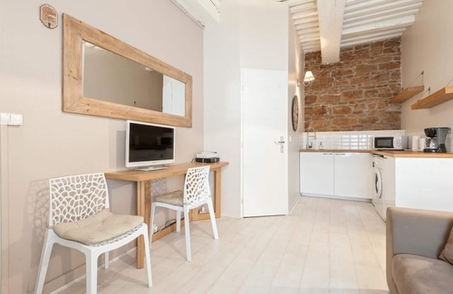 Victor Bach - Saint Louis Apartment | GuestReady - Charming Studio for 2 near the Metro
