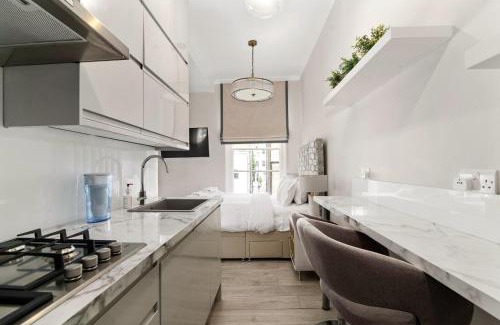 Addison Apartment | GuestReady - Chic Stay near Olympia & Holland Park