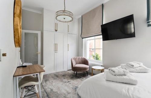 Addison Apartment | GuestReady - Chic Stay near Olympia & Holland Park