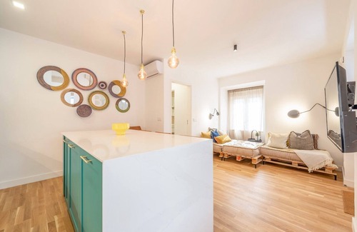 Alcantara Apartment | GuestReady - Colourful and Modern LxFactory