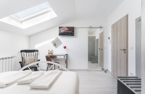 Mozelos House | GuestReady - Crestuma Bright