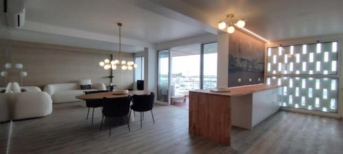 Ponta Delgada Apartment | GuestReady - Elegant Marina Apartment