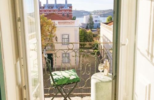 Belem Apartment | GuestReady - Elegant River View Duplex in Belem