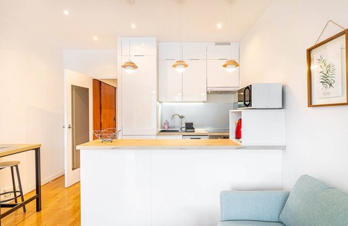 Porte-Dauphine Apartment | GuestReady - Homely nest with balcony
