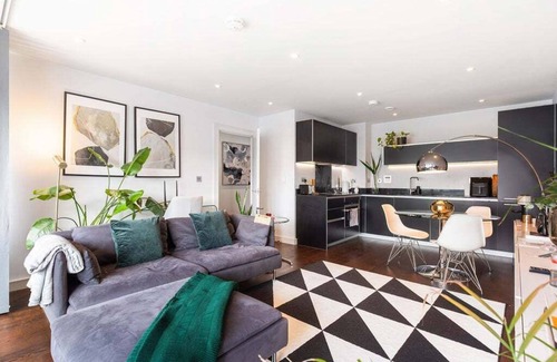 Peninsula Apartment | GuestReady – Modern Escape Near Greenwich