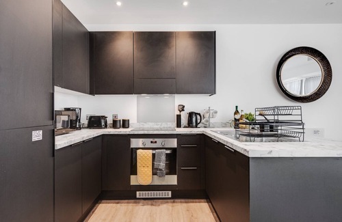 Liverpool City Centre Apartment | GuestReady - Modern stay near World Museum