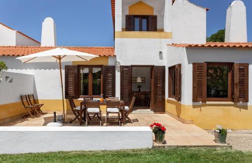 Praia das Macas House | GuestReady - Peaceful beach villa w/parking