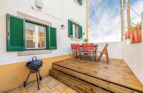 Almocageme House | GuestReady - Romantic nook in Adraga