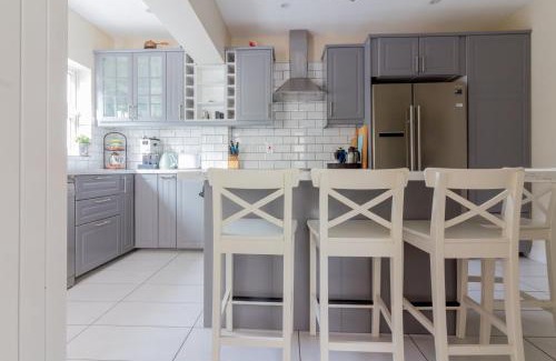 Dublin House | GuestReady - Tranquil Retreat in Kimmage