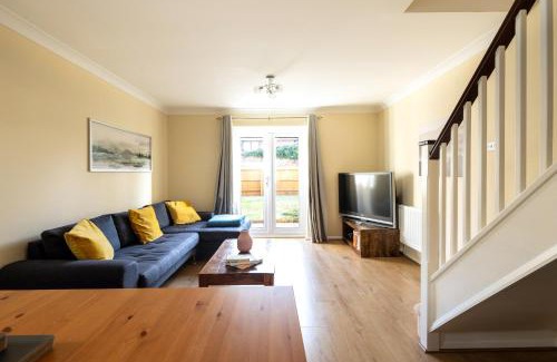 Guildford House | Guildford Townhouse with Parking