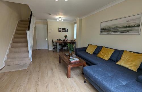 Guildford House | Guildford Townhouse with Parking