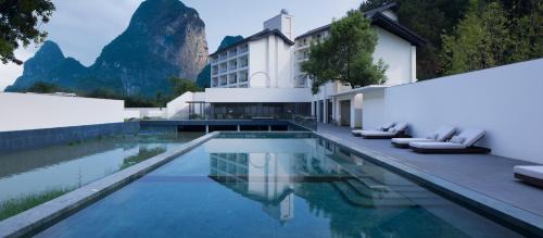 Yangshuo Hotel | Guilin Yangshuo Nine Roots Luxury Hotel