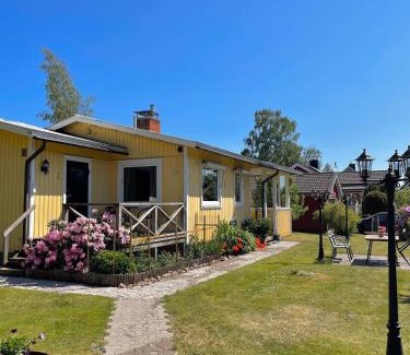 Jomala House | Gula huset