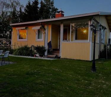 Jomala House | Gula huset