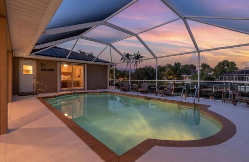 Fort Myers House | Gulf Access, Heated Pool, Bikes, Kayaks - Comfort on the H2O - Cape Coral - Roelens Vacations