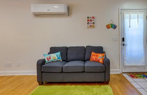 Gulf Breeze Apartment | Gulf Breeze Vacation Rental for 2 with Pool Access!