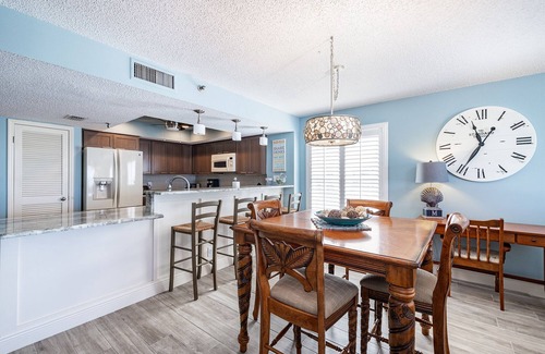 Redington Shores Condo | Gulf Coast Beachfront Paradise