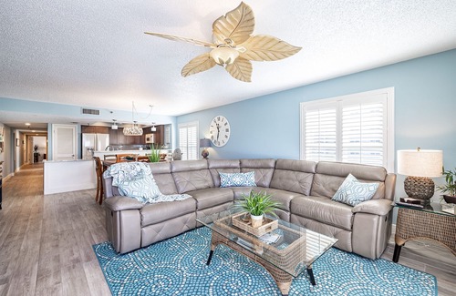Redington Shores Condo | Gulf Coast Beachfront Paradise