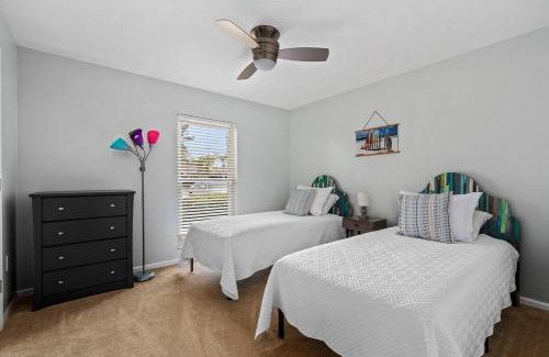 Whitfield House | Gulf Coast Getaway 3br 2ba house Beach close by with heated pool