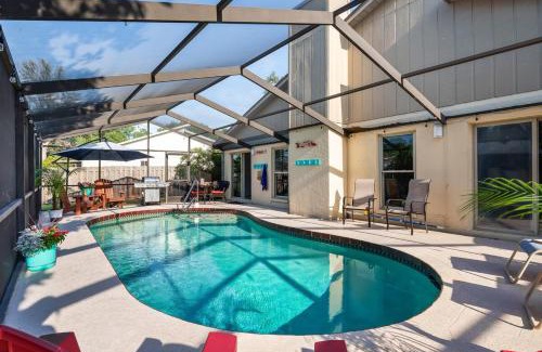 Whitfield House | Gulf Coast Getaway 3br 2ba house Beach close by with heated pool