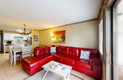 Fort Morgan Condo | Gulf condo at Plantation East with beach access, pool, and a great location