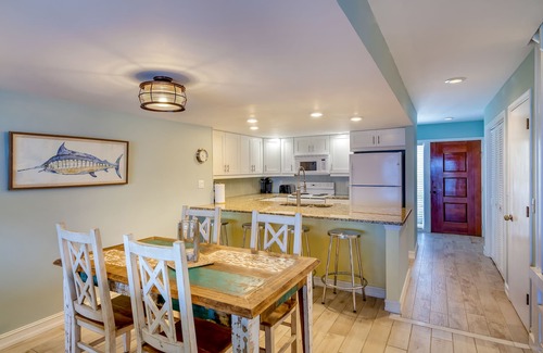 Palm Island House | Gulf Front on an island,kayaks,tennis/pickleball SUP, 1 pet POOL IS CLOSED