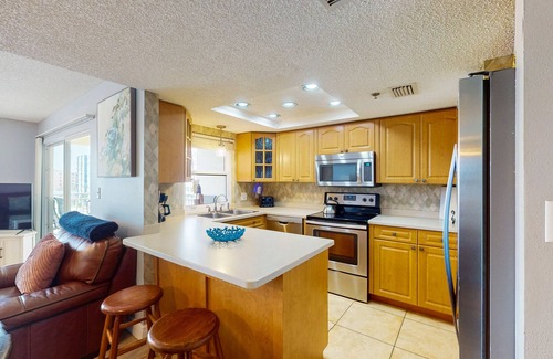 Redington Shores Condo | Gulf front with heated pool, hot tub and direct beach access with WIFI and AC