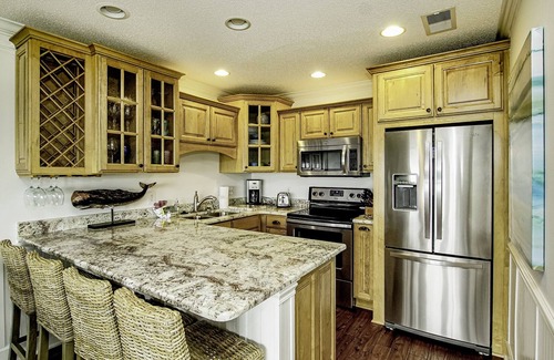 Gulf Place Condo | Gulf Place Premier Top Floor Unit, beautifully maintained , Upscale Furnishings