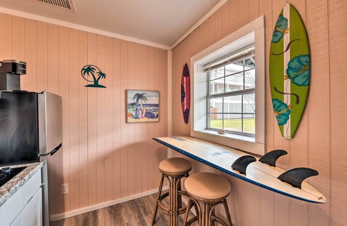 Oak Apartment | Gulf Shores Escape w/Grill, 4 Mi to Beach!