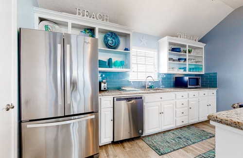 San Luis House | Gulf-view haven steps to ocean with huge deck, WiFi, & AC - dogs & snowbird OK