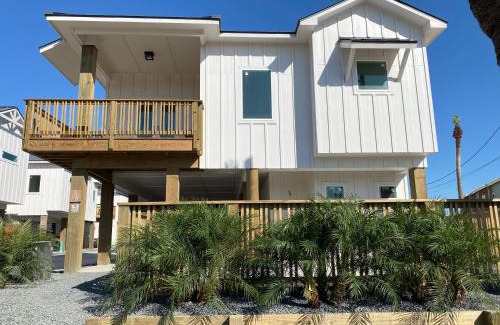 Old Town House | Gulf-View, New-Build w/Pool, & EV Charging